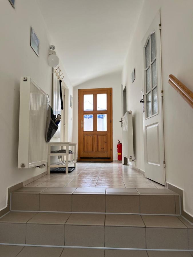 Апартаменты Cely Dum V Historickem Centru Loun Лоуни Экстерьер фото